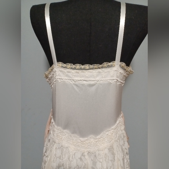 An Elegant Vintage Lace Trimmed Handmade Slip Wedding Dress - Picture 11 of 16